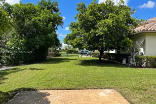 2750 E Jockey Cir E, Davie, FL 33330 - Photo 21