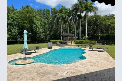 2750 E Jockey Cir E, Davie, FL 33330 - Photo 13