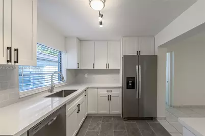 1631 SW 21st St, Miami, FL 33145 - Photo 9