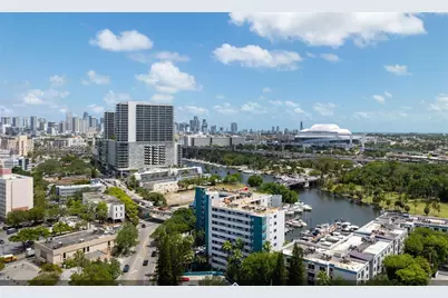 1700 NW N River Dr, Miami, FL 33125 - Photo 3