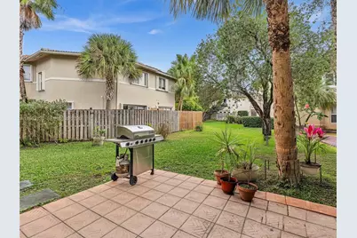 2237 NW 171st Ter, Pembroke Pines, FL 33028 - Photo 17