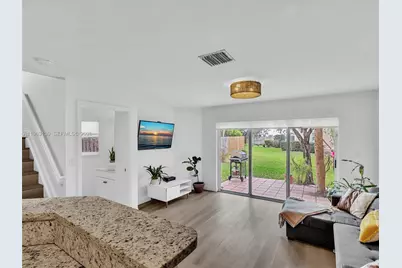 2237 NW 171st Ter, Pembroke Pines, FL 33028 - Photo 13