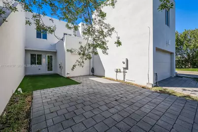 6675 NW 102nd Path, Doral, FL 33178 - Photo 23