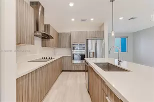 6675 NW 102nd Path, Doral, FL 33178 - Photo 3