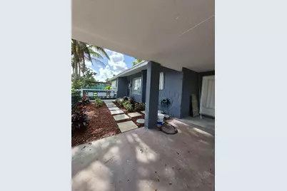 1711 NW 27th Ter, Fort Lauderdale, FL 33311 - Photo 9