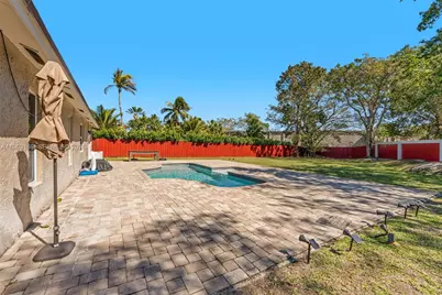 3802 NW 1st Pl, Deerfield Beach, FL 33442 - Photo 25