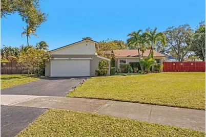 3802 NW 1st Pl, Deerfield Beach, FL 33442 - Photo 1