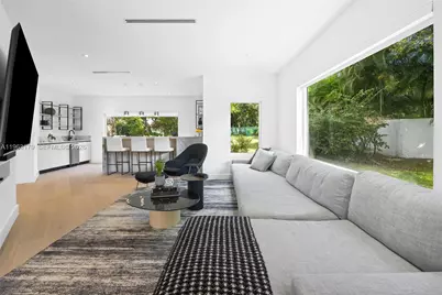 1961 S Oak Haven Cir, Miami, FL 33179 - Photo 9