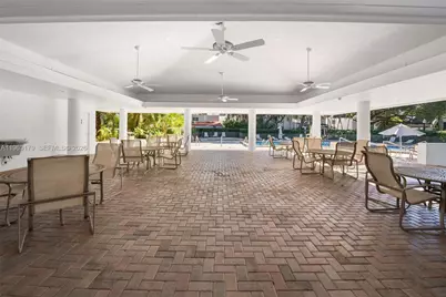 1961 S Oak Haven Cir, Miami, FL 33179 - Photo 71