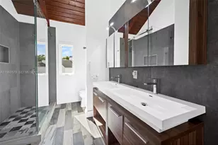 1961 S Oak Haven Cir, Miami, FL 33179 - Photo 39