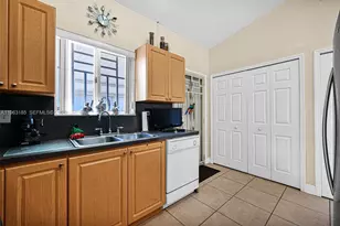 940 NE 13th Ave, Homestead, FL 33033 - Photo 17