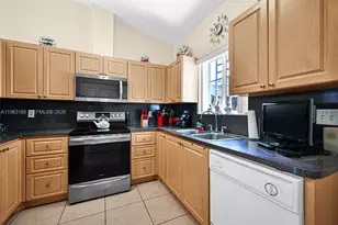 940 NE 13th Ave, Homestead, FL 33033 - Photo 15