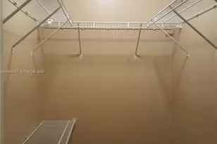 30 NE 56th St, Oakland Park, FL 33334 - Photo 15