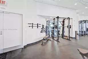 300 S Biscayne Blvd, Miami, FL 33131 - Photo 27