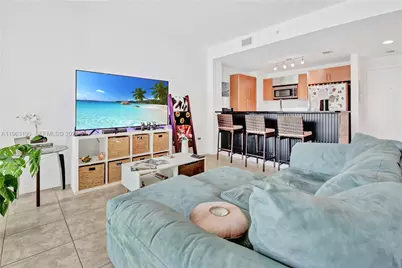 300 S Biscayne Blvd #T-1405, Miami, FL 33131 - Photo 3