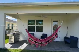 797 SE Bloomfield Rd, Port Saint Lucie, FL 34984 - Photo 17