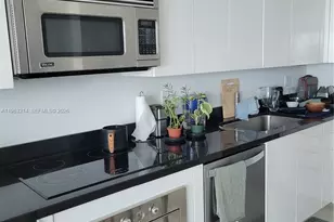 92 SW 3rd St, Miami, FL 33130 - Photo 3