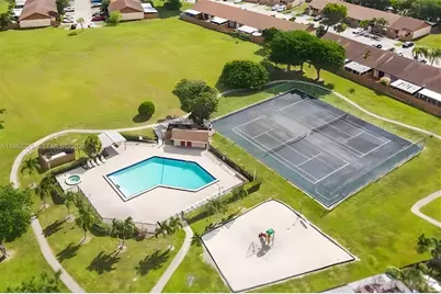 6708 NW 193rd Ter, Hialeah, FL 33015 - Photo 11