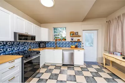 1844 NW 47th St, Miami, FL 33142 - Photo 11