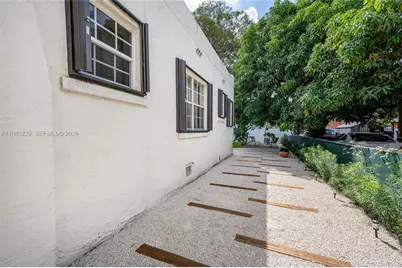 1844 NW 47th St, Miami, FL 33142 - Photo 5