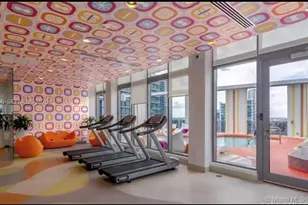 31 SE 6th St, Miami, FL 33131 - Photo 5