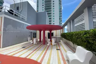 31 SE 6th St, Miami, FL 33131 - Photo 11