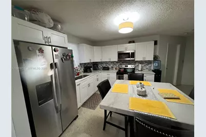 733 NW 33rd Ave, Miami, FL 33125 - Photo 9