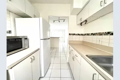 315 69th St #110, Miami Beach, FL 33141 - Photo 3