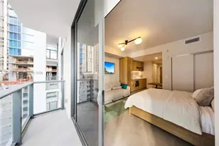 11 NE 6th St, Miami, FL 33132 - Photo 11