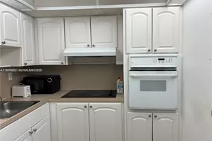 19380 Collins Ave, Sunny Isles Beach, FL 33160 - Photo 11