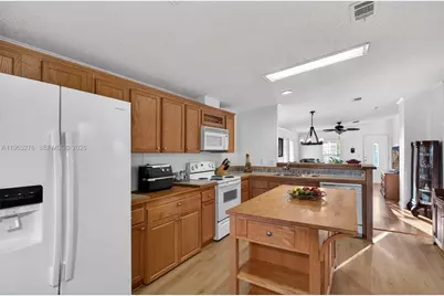 2228 SW 83rd Ave, Davie, FL 33324 - Photo 27