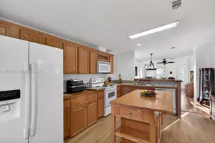 2228 SW 83rd Ave, Davie, FL 33324 - Photo 27