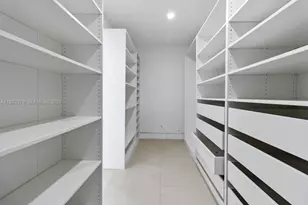 221 NE 4th St, Hallandale Beach, FL 33009 - Photo 11