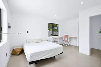 221 NE 4th St, Hallandale Beach, FL 33009 - Photo 15