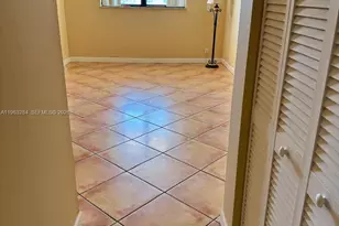 1900 Diana Dr, Hallandale Beach, FL 33009 - Photo 11