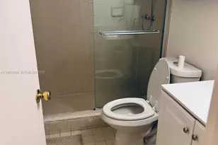 1900 Diana Dr, Hallandale Beach, FL 33009 - Photo 15