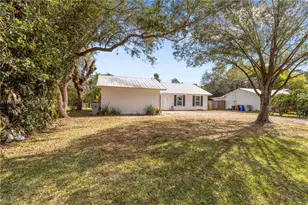 1816 SW 14th Ave SW, Vero Beach, FL 32962 - Photo 1