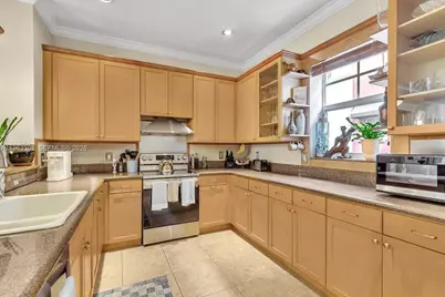 1033 NE 17th Way #1001, Fort Lauderdale, FL 33304 - Photo 17