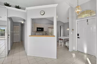 1150 Queen Palm Ct, Hollywood, FL 33019 - Photo 9