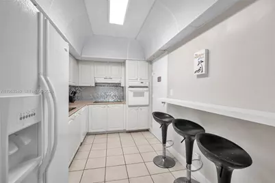 3801 S Ocean Dr #2W, Hollywood, FL 33019 - Photo 9