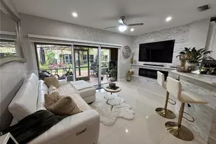 341 SW 121st Ave, Pembroke Pines, FL 33025 - Photo 1