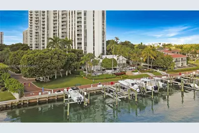 1000 Quayside Ter #1608, Miami, FL 33138 - Photo 27