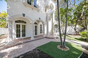 827 SE 2nd Ct, Fort Lauderdale, FL 33301 - Photo 3