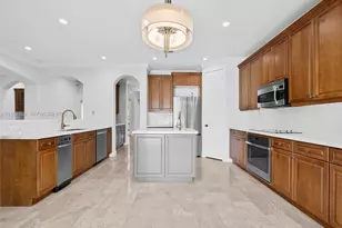 827 SE 2nd Ct, Fort Lauderdale, FL 33301 - Photo 9