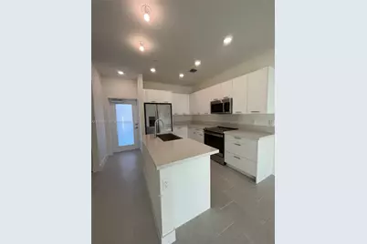 8167 NW 41st St #E-402, Doral, FL 33166 - Photo 5