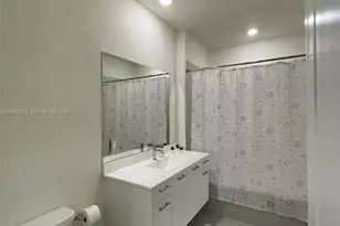 8167 NW 41st St, Doral, FL 33166 - Photo 11