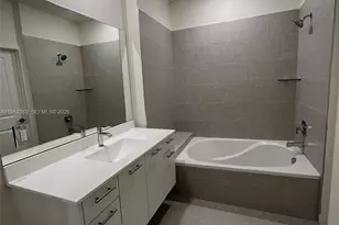 8167 NW 41st St, Doral, FL 33166 - Photo 13