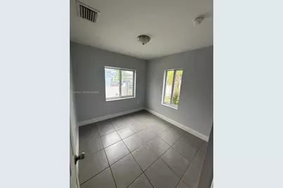 1128 NW 101st St, Miami, FL 33150 - Photo 9
