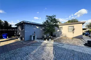 430 NW 53rd Ave, Miami, FL 33126 - Photo 9