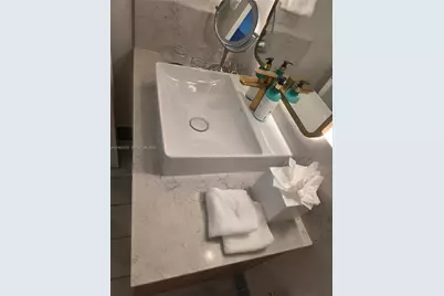 159 NE 6th St #4302, Miami, FL 33132 - Photo 17